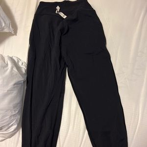Lululemon size 6, 25” align joggers